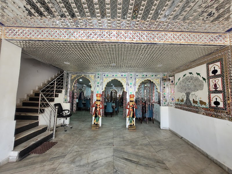 Royal Sheeshmahal Restaurant - Royal Sheeshmahal Restaurant Gandhi Chowk, Devisinghpura, Amer, Jaipur, Rajasthan 302012, India