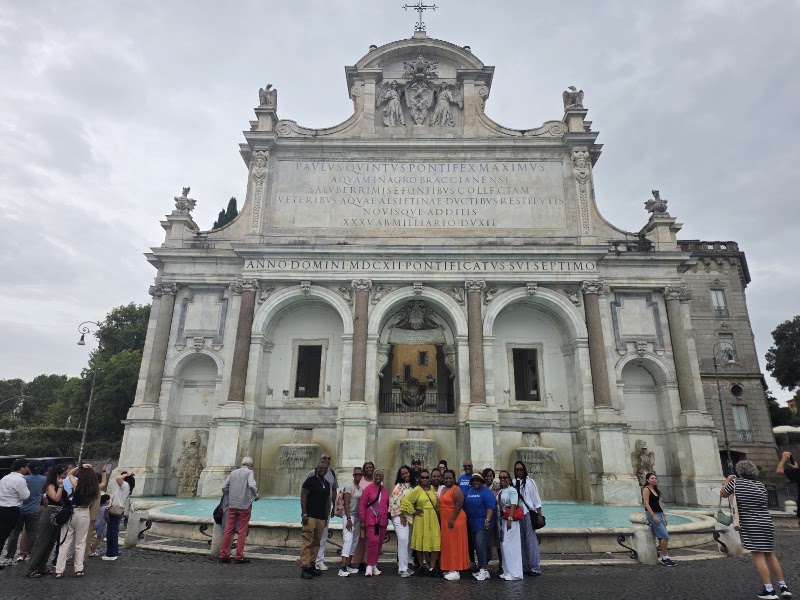 Luxury Rome Tour - Luxury Rome Tour, Via Umberto Biancamano, 23, Via degli Spagnoli, 24, 00185 Roma RM, Italy