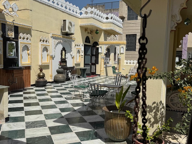 Lasani house home stay Udaipur - Lasani house home stay Udaipur Lasani house no. 10, near Kheda Circle, Shreenath Nagar, Sector 14, Hiran Magri, Udaipur, Gordhan Vilas Rural, Rajasthan 313001, India