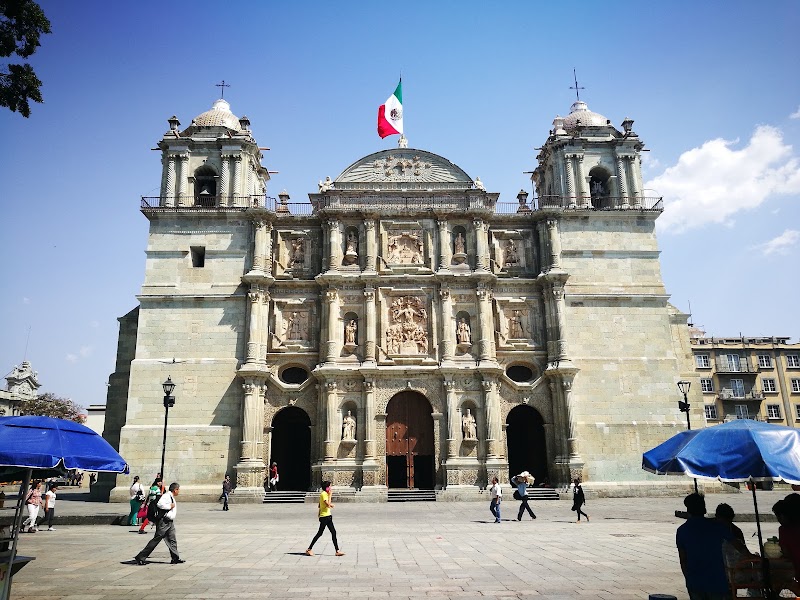 Zócalo de la Ciudad de Oaxaca (Plaza de La Constitución) - Zócalo de la Ciudad de Oaxaca (Plaza de La Constitución) Portal del Palacio, Centro, 68000 Oaxaca de Juárez, Oax., Mexico