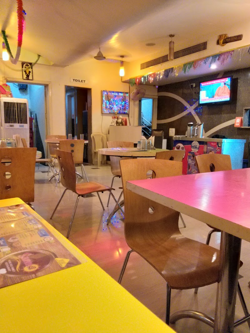 Shuddh Shree Pure Veg Family Restaurant - Shuddh Shree Pure Veg Family Restaurant A-6/7, Mahakal Vanijya Kendra, Cosmos Mall Rd, Nanakheda, Mahakal Vanijya, Ujjain, Madhya Pradesh 456010, India