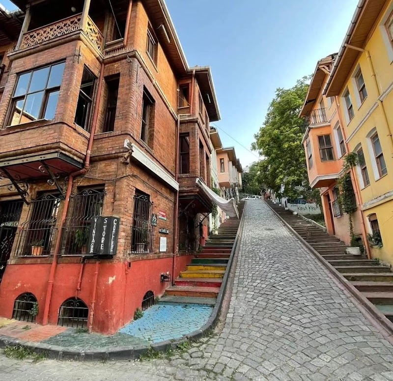 Balat - Balat, Sancaktar Ykş., 34087 Fatih/İstanbul, Türkiye