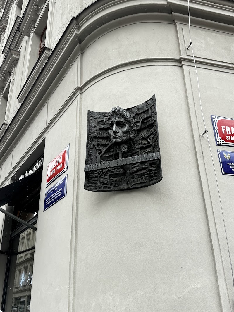 Franz Kafka Memorial - Franz Kafka Memorial, Nám. Franze Kafky 24, Staré Město, 110 00 Praha-Praha 1, Czechia