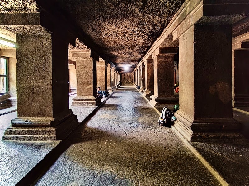 Pataleshwar Shiv Temple, Jangali Maharaj Road