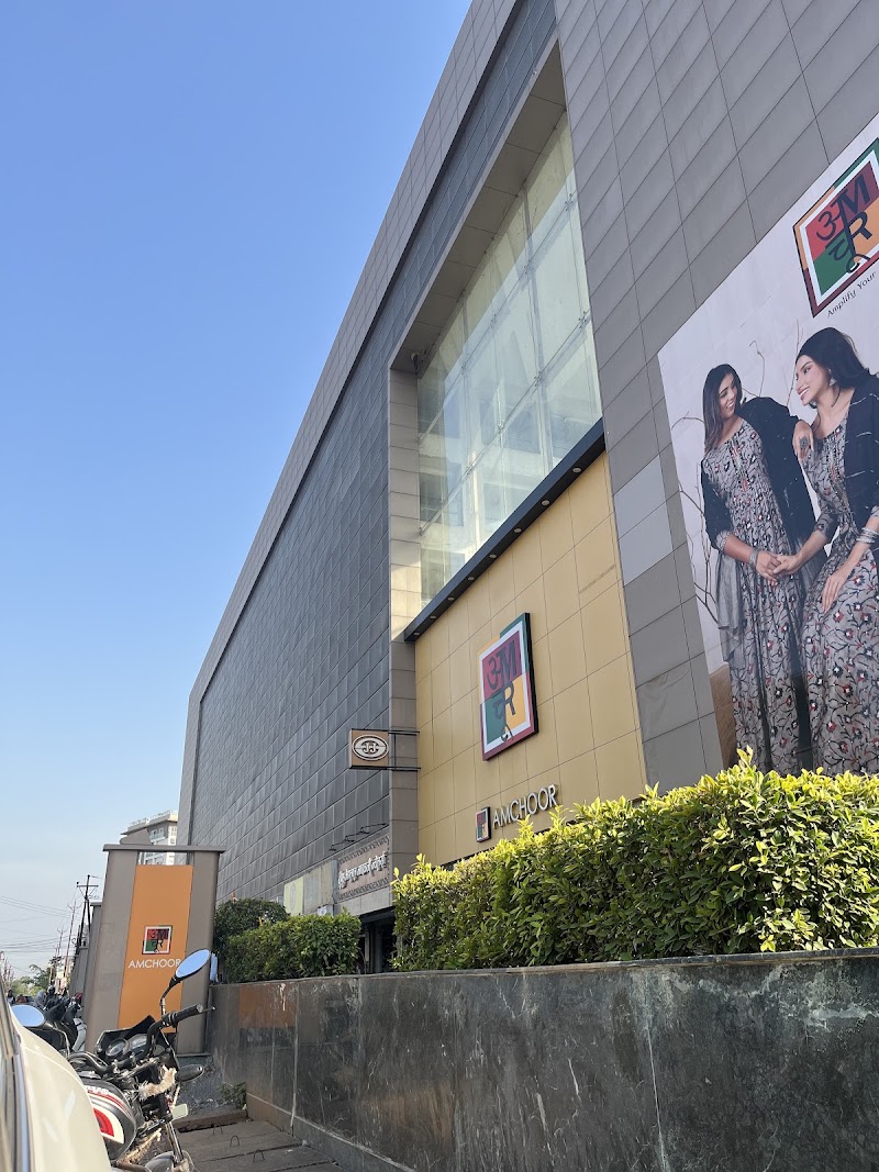 Golden Trade Centre - Golden Trade Centre 6JQJ+CQ8 Golden Trade Centre, 406, Main Rd, near Kishore Shopping Mall, Geetanjali Colony, New Rajendra Nagar, Sadar Bazar, Raipur, Chhattisgarh 492001, India