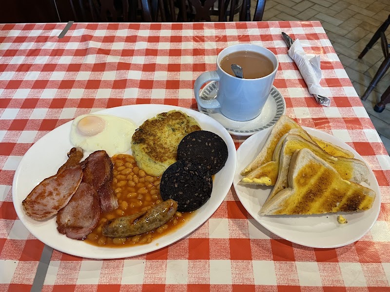 Arthur's Café Restaurant - Arthur's Café Restaurant, Arthurs cafe, Station Terrace, London NW10 5RU, UK