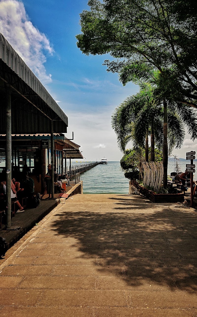 Chumphon (Lomprayah Pier) - Chumphon (Lomprayah Pier), Hat Sai Ri, Mueang Chumphon District, Chumphon 86120, Thailand