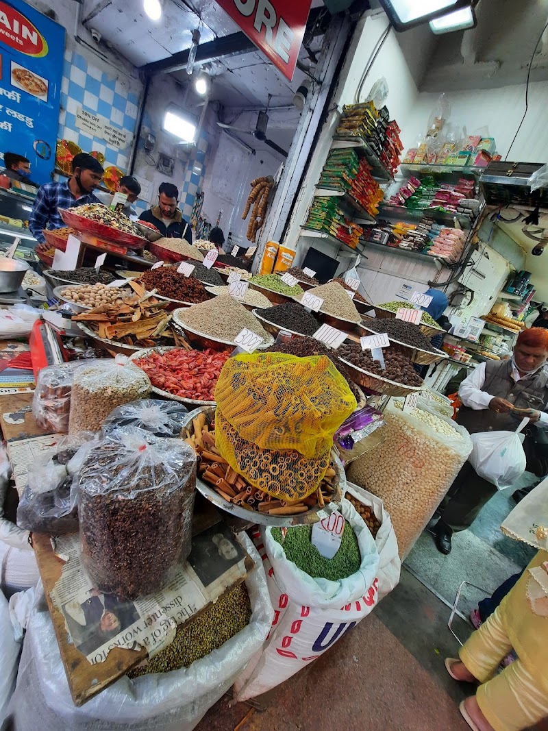 Chaina Ram Sindhi Halwai - Chaina Ram Sindhi Halwai Ground Floor, 6499, Katra Bariyan, near एक्सिस बैंक, Old Delhi, Fatehpuri, Chandni Chowk, Delhi, 110006, India