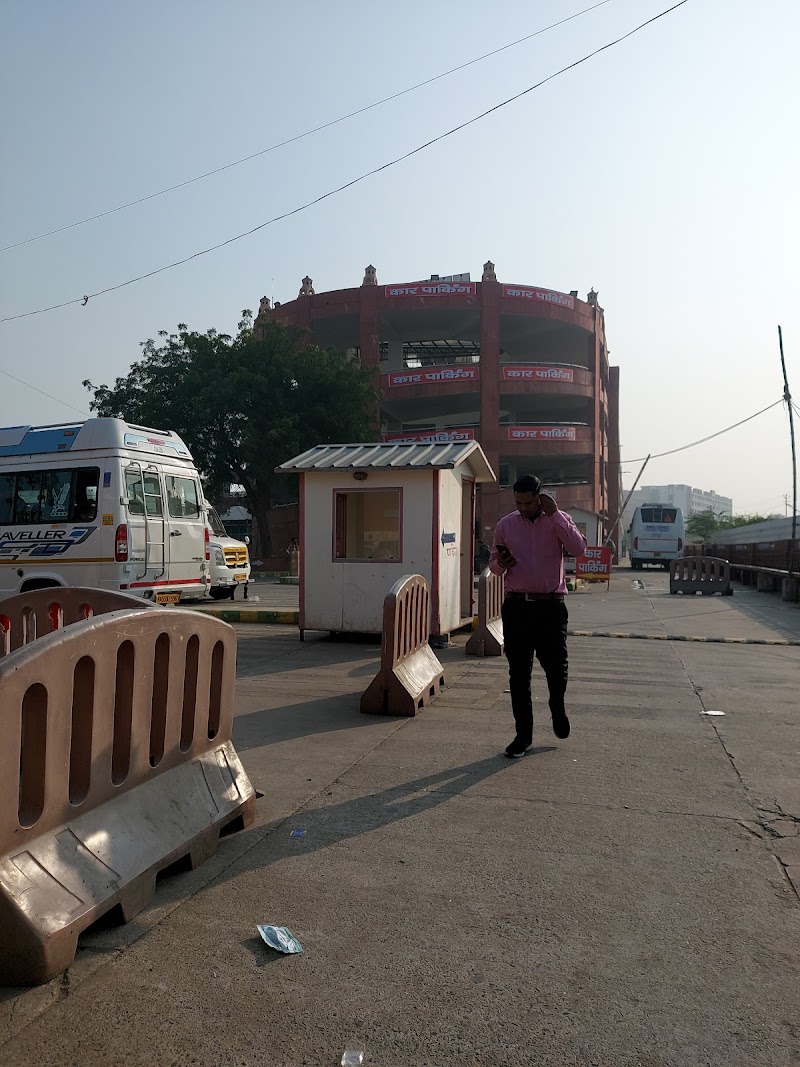 Parking - Parking, HM97+W72, Chaitanya Vihar, Rajpur Khadar, Vrindavan, Uttar Pradesh 281121, India