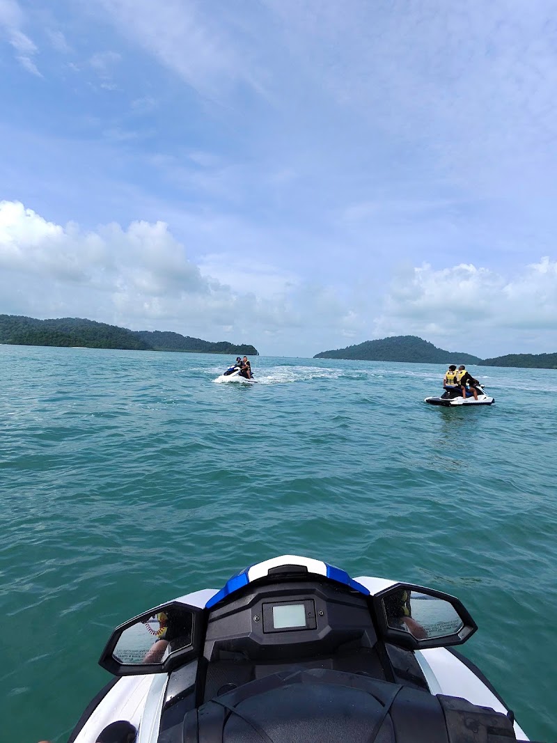 Red Ray Watersports - Red Ray Watersports, Beach by Dataran Cenang Dataran Cenang, Jalan Pantai Chenang, Mukim Kedawang, 07000 Langkawi, Kedah, Malaysia