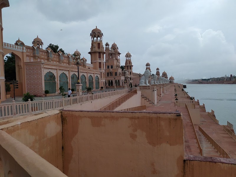 Shaurya Ghat Chambal River Front West Gate - Shaurya Ghat Chambal River Front West Gate 5RQM+5PQ, Kota Thermal Power Station Colony, Electricity Board Area, Kota, Rajasthan 324008, India
