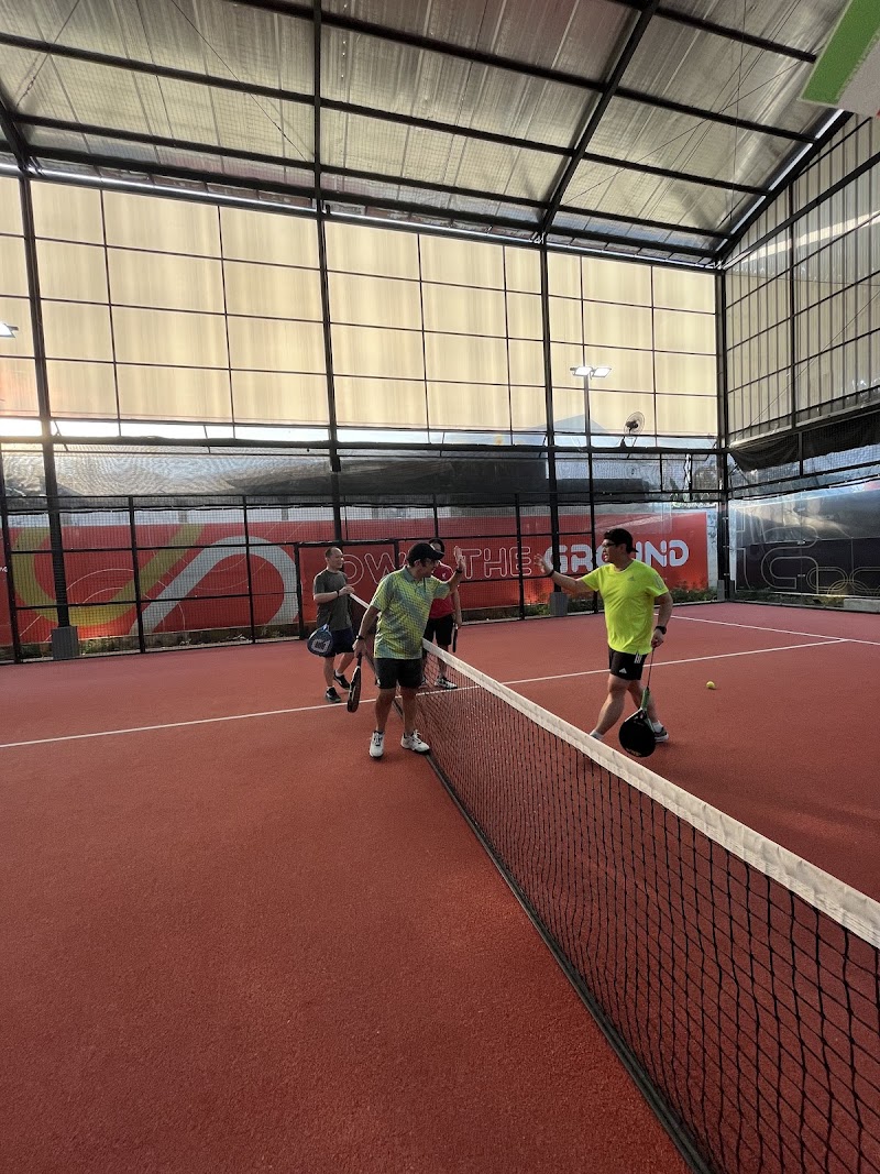 Homeground Padel Premiere Kedoya - Homeground Padel Premiere Kedoya Jl. Pilar Raya No.7A, RT.5/RW.3, Kedoya Sel., Kec. Kb. Jeruk, Jakarta, Daerah Khusus Ibukota Jakarta 11520, Indonesia