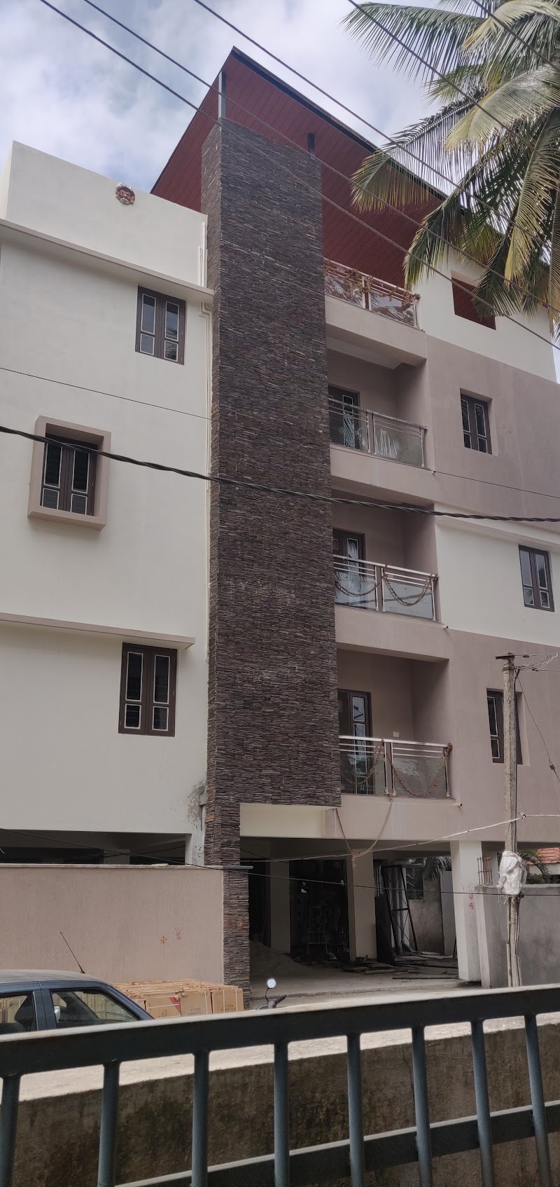 Cozy caves - Cozy caves, 2HMJ+34W, AECS Layout 1st Stage, Sanjayanagara, Bengaluru, Karnataka 560094, India