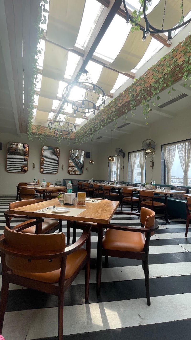 The Wallflower Kitchen - The Wallflower Kitchen 5th Floor, 48, Rajeev Gandhi Nagar, Instrumentation Limited Colony, Kota, Rajasthan 324005, India