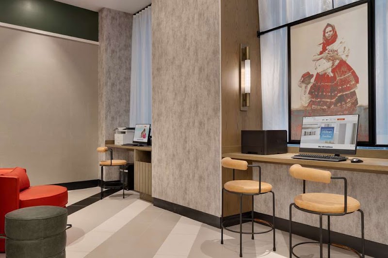 DoubleTree by Hilton New York Downtown - DoubleTree by Hilton New York Downtown 8 Stone St, New York, NY 10004, USA