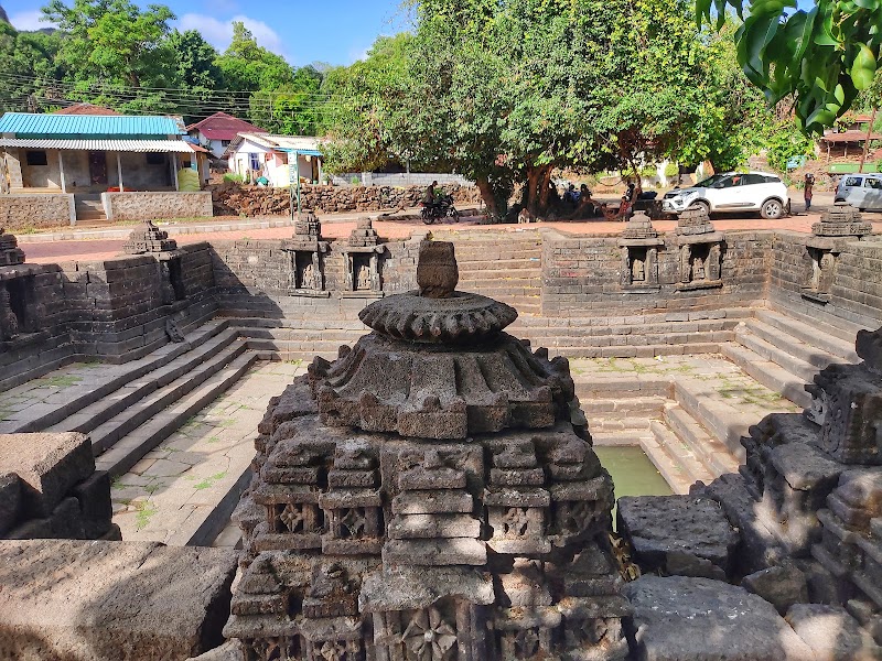 Amruteshwar Kund - Amruteshwar Kund, GP8F+Q93, Ratan Wadi, Maharashtra 422604, India