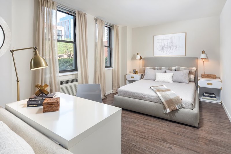 River North Park Apartments - River North Park Apartments, 320 W Illinois St, Chicago, IL 60654, USA