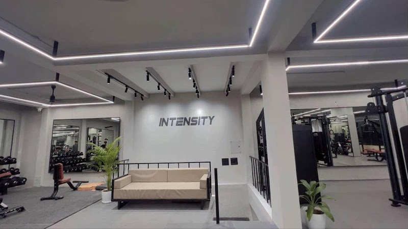 INTENSITY DEN GYM - INTENSITY DEN GYM, Besides to Central Bank of Plot No. 2/1, Main Road, Radhika Nagar, Bhilai, Chhattisgarh 490023, India