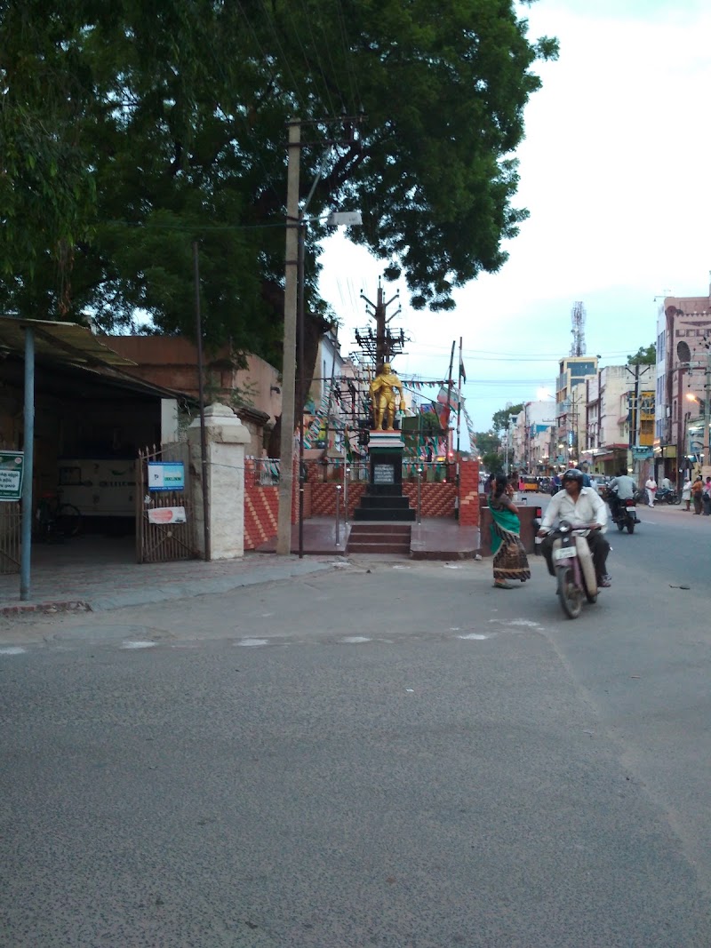 Mahatma Gandhi Statue i.e. Gandhi Pottal - Mahatma Gandhi Statue i.e. Gandhi Pottal, W48J+X74, Kochi - Madurai - Dhanushkodi Rd, Old Kuyavar Palayam Salai, Madurai, Tamil Nadu 625009, India