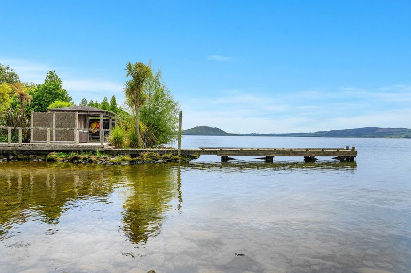 Koura Lodge - Koura Lodge 209 Kawaha Point Road, Kawaha Point, Rotorua 3010, New Zealand
