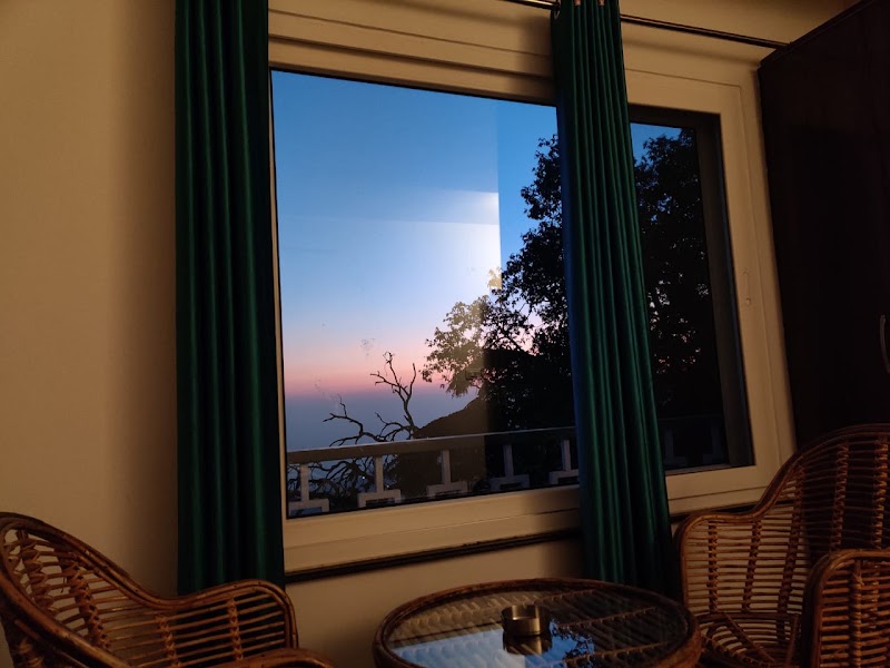Macquary inn, Home stay - Macquary inn, Home stay NEAR HAMPTON COURT SCHOOL, below ropeway, Jhula Ghar, The Mall Road, Mussoorie, Uttarakhand 248179, India