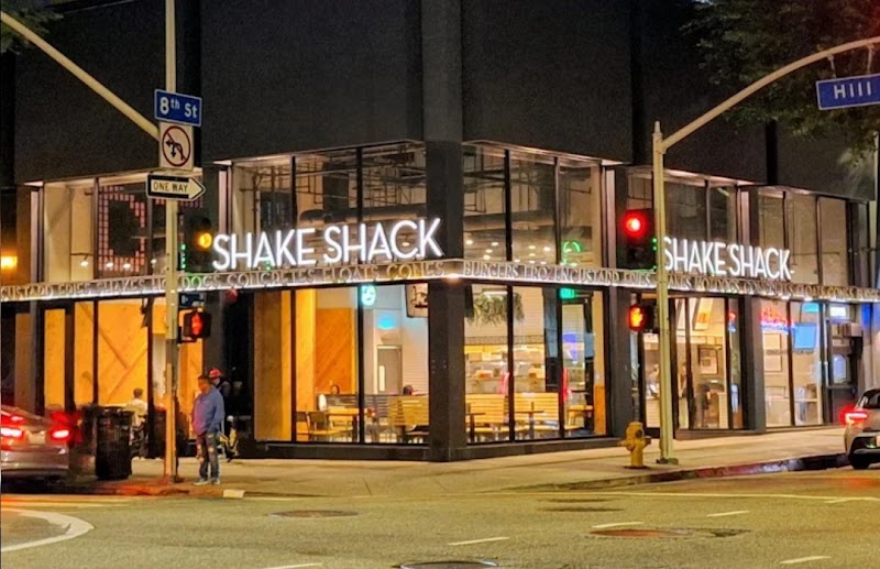 Shake Shack Downtown Los Angeles - Shake Shack Downtown Los Angeles 400 W 8th St, Los Angeles, CA 90014, USA