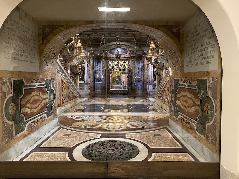 Tomb of Saint Peter - Tomb of Saint Peter, Piazza San Pietro, 00120 Città del Vaticano, Vatican City