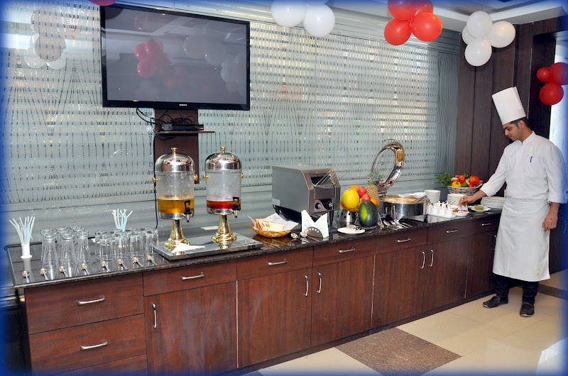 York Inn Boutique Hotel - York Inn Boutique Hotel Guru Govind, RWQH+34G, 82/166, Guru Govind Singh Marg, Lalkuan, Lucknow, Uttar Pradesh 226001, India