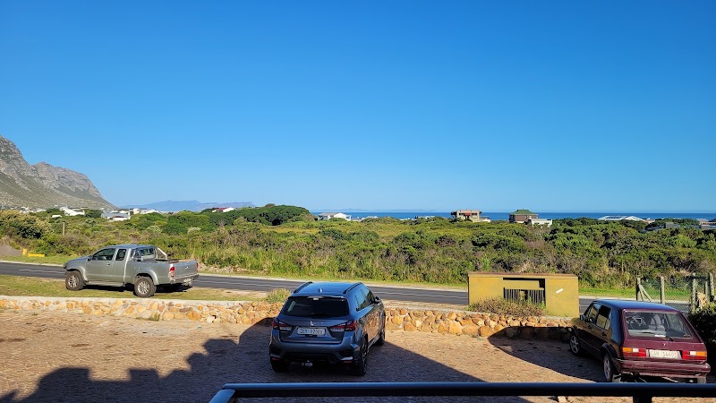 Camelot Restaurant & Bar - Camelot Restaurant & Bar, 2674 Porter Dr, Betty's Bay, 7141, South Africa