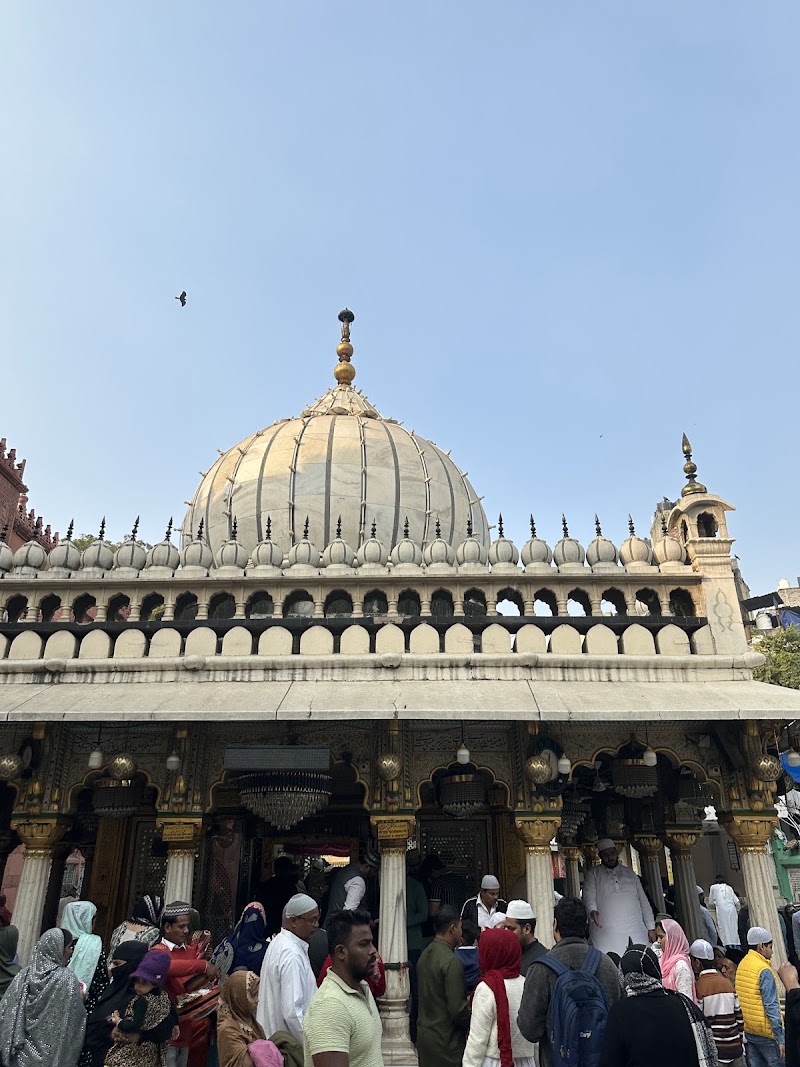 Banglewali Masjid Markaz Nizamuddin Delhi - Banglewali Masjid Markaz Nizamuddin Delhi H6RV+Q92, Nizamuddin, Nizamuddin West, New Delhi, Delhi 110013, India