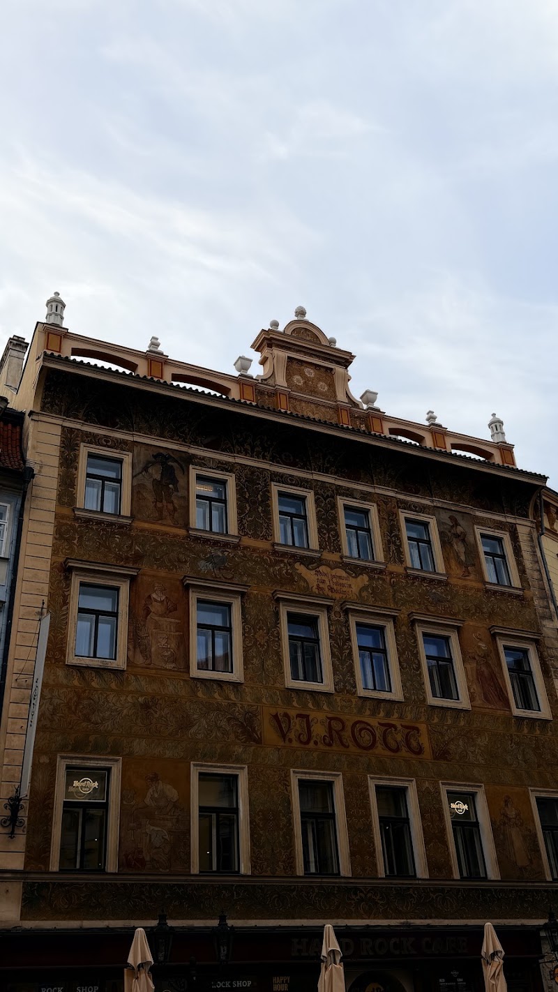 Socha lva (na fasádě na rohu domu Staroměstské náměstí 3/2) - Socha lva (na fasádě na rohu domu Staroměstské náměstí 3/2), Staroměstské nám. 3/2, Staré Město, 110 00 Praha-Praha 1, Czechia
