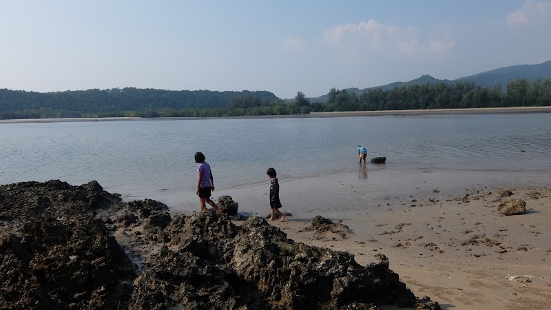 Antosil beach Krabi - Antosil beach Krabi 2QWP+284 Klong Muang Beach Road Tambon Nong Thale, Amphoe Mueang Krabi, Chang Wat Krabi 81000, Thailand