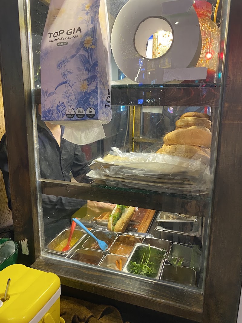 Bánh mì chay Bà Du - Bánh mì chay Bà Du 147A Trần Hưng Đạo, Khu phố 1, Cầu Ông Lãnh, Hồ Chí Minh 700000, Vietnam