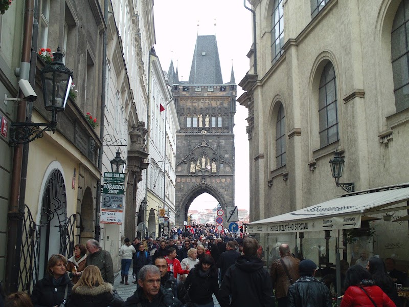 Socha svatého Filipa Benicia - Socha svatého Filipa Benicia, Karlův most, 110 00 Praha 1-Malá Strana, Czechia