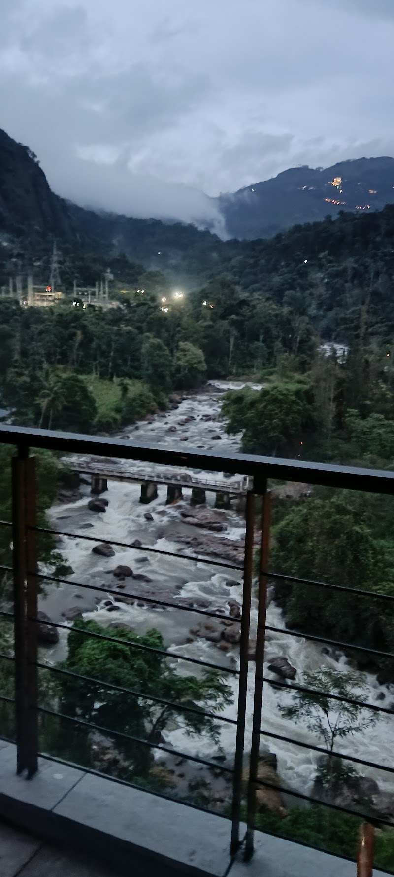 Power House Waterfalls - Power House Waterfalls 23F4+H4W, Muthirappuzhayar, Aadit, Kerala 685565, India