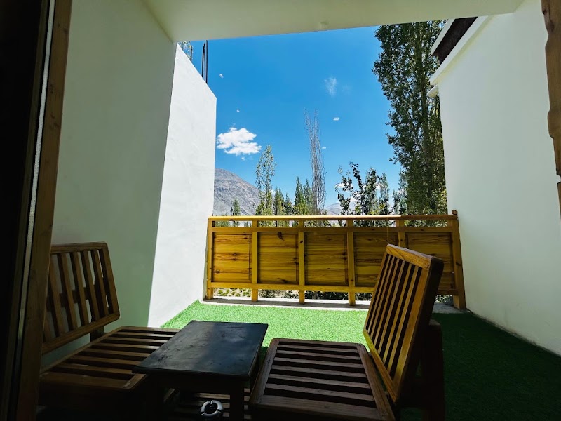 Hunder Resort - Hunder Resort Chakzot, Hunder Rd Hunder Jammu and Kashmir, HFR7+85J, Hunder, 194401
