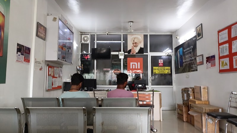 Mi Service Center Bilaspur, Chhattisgarh (vkare) - Mi Service Center Bilaspur, Chhattisgarh (vkare), Computer Care, 1st Floor, R.S. Chamber, Maharana Pratap Sqare, Vyapar Vihar Rd, Chandela Vihar, Chandela Nagar, Agyay Nagar, Bilaspur, Chhattisgarh 495001, India