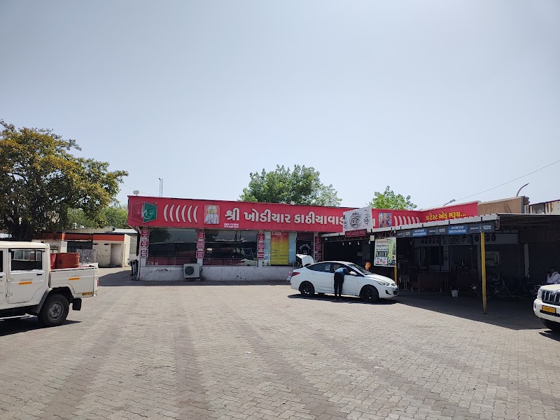Shri Khodiyar Kathiyawad Dhaba - Shri Khodiyar Kathiyawad Dhaba, Minal Service Station, Ranoli, NH 8 Ranoli Chokdi, GSFC, Sursi, Vadodara, Gujarat 391350, India