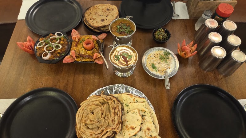 Swaruchi Restaurant & Caterers - Swaruchi Restaurant & Caterers Ahilya Bai Marg, near mahakaleshwar jyotirling, Kot Mohalla, Suraj Nagar, Ujjain, Madhya Pradesh 456006, India