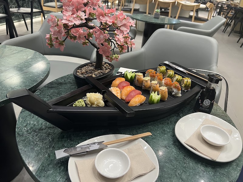 miyabi sushi City Walk Courtyard - miyabi sushi City Walk Courtyard, City Walk 2 - Al Safa St - Al Wasl - Dubai - United Arab Emirates