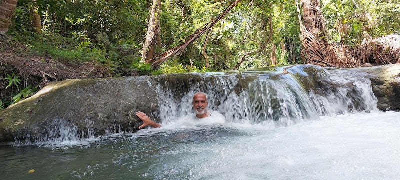 Cambugahay Falls - Cambugahay Falls, 4JQG+XM3, Siquijor Circumferential Rd, Lazi, Siquijor, Philippines