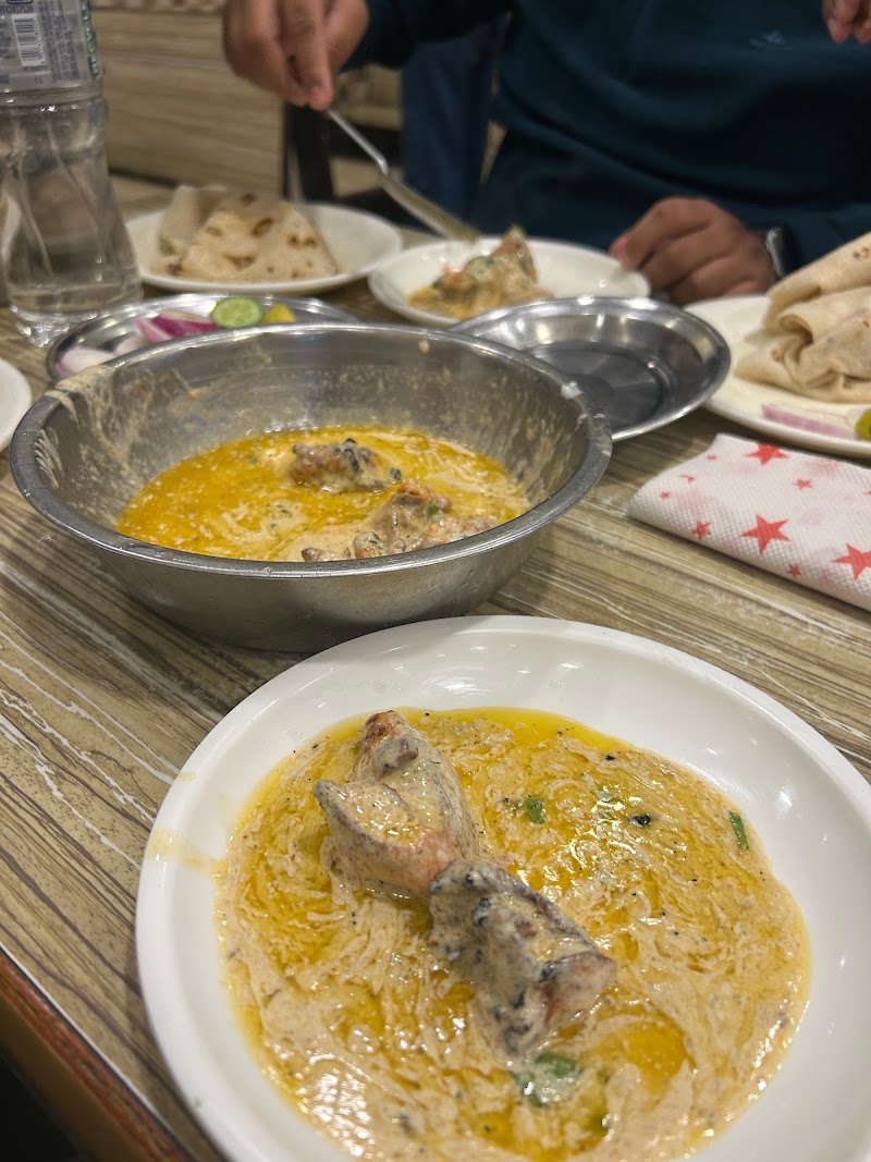 Gouri Hotel (Ghantaghar) - Gouri Hotel (Ghantaghar) 5RJQ+F2V, Khalifa Masjid Rd, Patanpol, Rampura, Kota, Rajasthan 324006, India