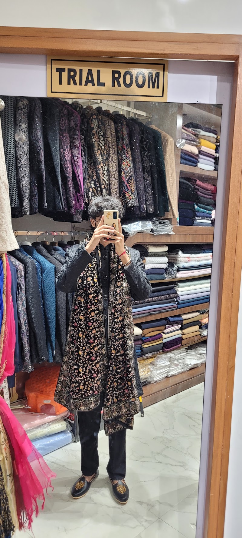 Milaap Ethnic Wear - Milaap Ethnic Wear Shop no 37 Ist Floor, MGF Metropolis Mall, Mehrauli-Gurgaon Rd, near life style, Sector 28, Maruti Housing Colony, Gurugram, Haryana 122009, India