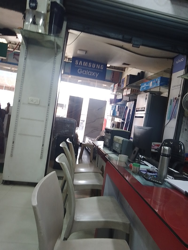 Central Hotel - Central Hotel 670, Chhota Loharpura, Gandhibagh, Nagpur, Maharashtra 440032, India