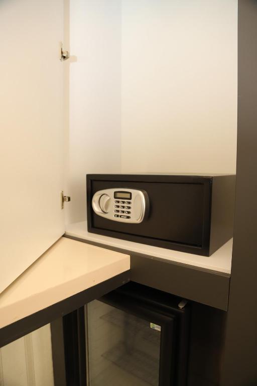 Grand Tower Hotel - Grand Tower Hotel, Saraç İshak, Tiyatro Cd. No:44, 34130 Fatih/İstanbul, Türkiye