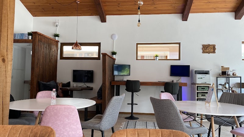 Altspace Coworking Bansko - Central - Altspace Coworking Bansko - Central кв. Новия град, ul. "Edelvays" 6, 2770 Bansko, Bulgaria