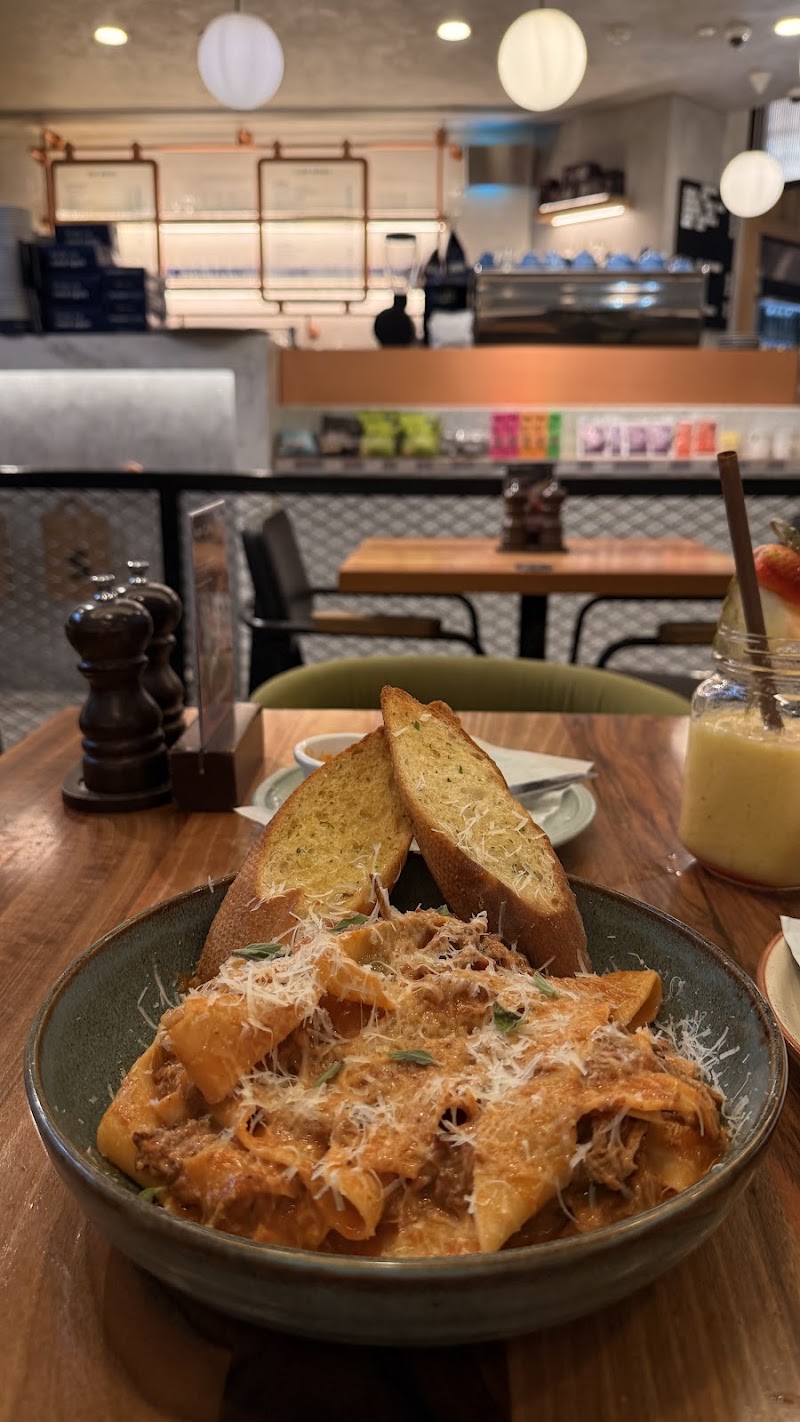 Jones the Grocer, MOE (Mall of the Emirates, Dubai) - Jones the Grocer, MOE (Mall of the Emirates, Dubai) Mall of The Emirates - Sheikh Zayed Rd - الأول - Al Barsha - Dubai - United Arab Emirates