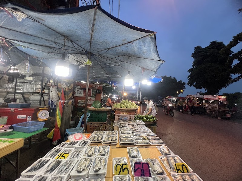 Mueang Mai Market - Mueang Mai Market 98, 9 Chiang Mai Soi 3, Tambon Chang Moi, Amphoe Mueang Chiang Mai, Chang Wat Chiang Mai 50300, Thailand