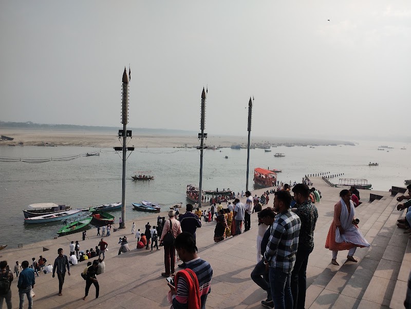 Shri kashi Vishwanath Jyotirlinga, (Varanasi) - Shri kashi Vishwanath Jyotirlinga, (Varanasi) CK 33/47, near Gyanvapi Mandir, Lahori Tola, Varanasi, Uttar Pradesh 221001, India