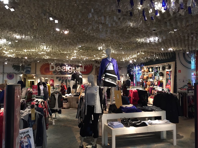Desigual - Desigual, Josep Tarradellas Barcelona-El Prat Airport, C-32B, 18, 08820 Barcelona, Spain